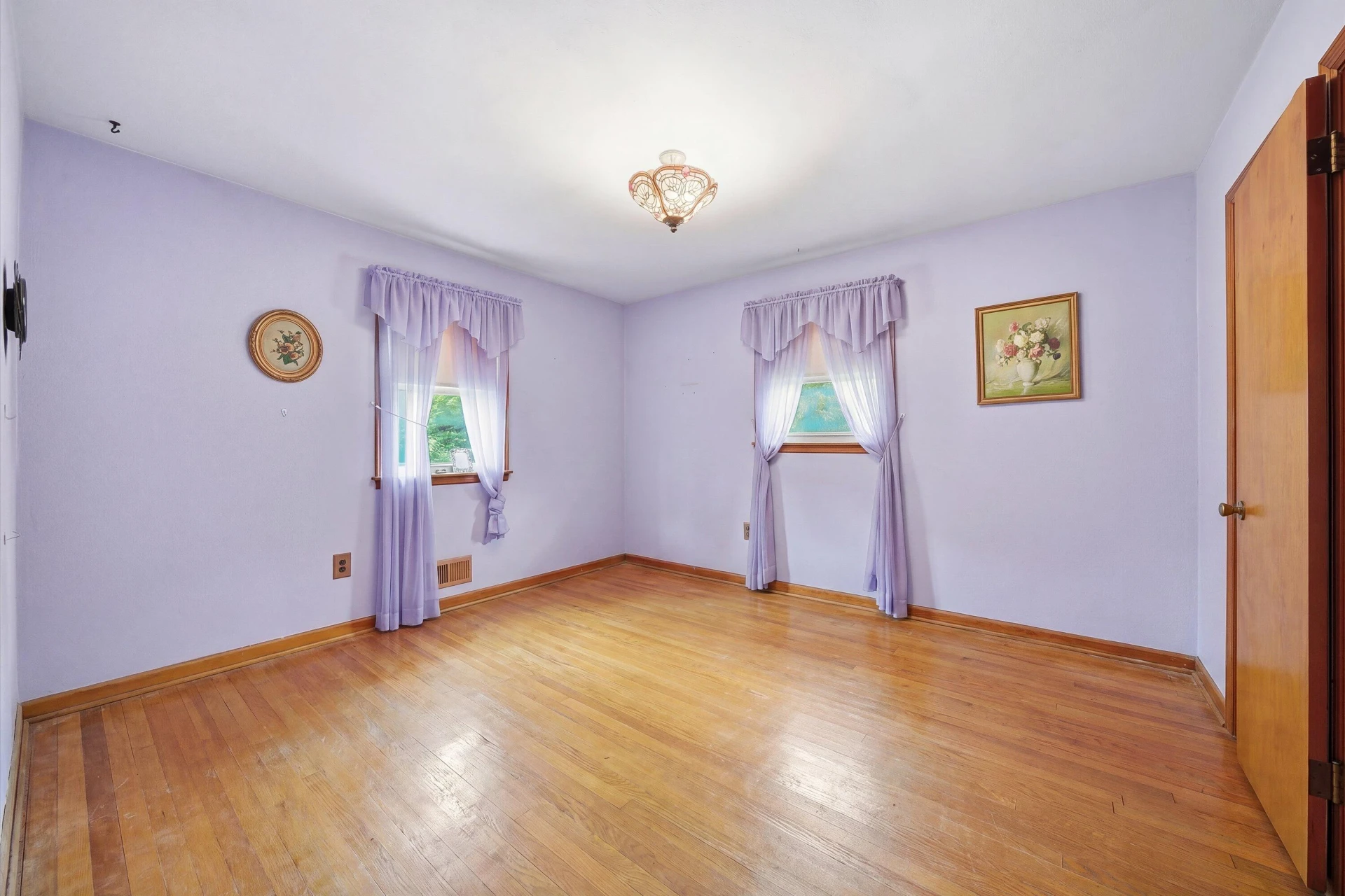 5011 Victoria ST NW - Photo 8