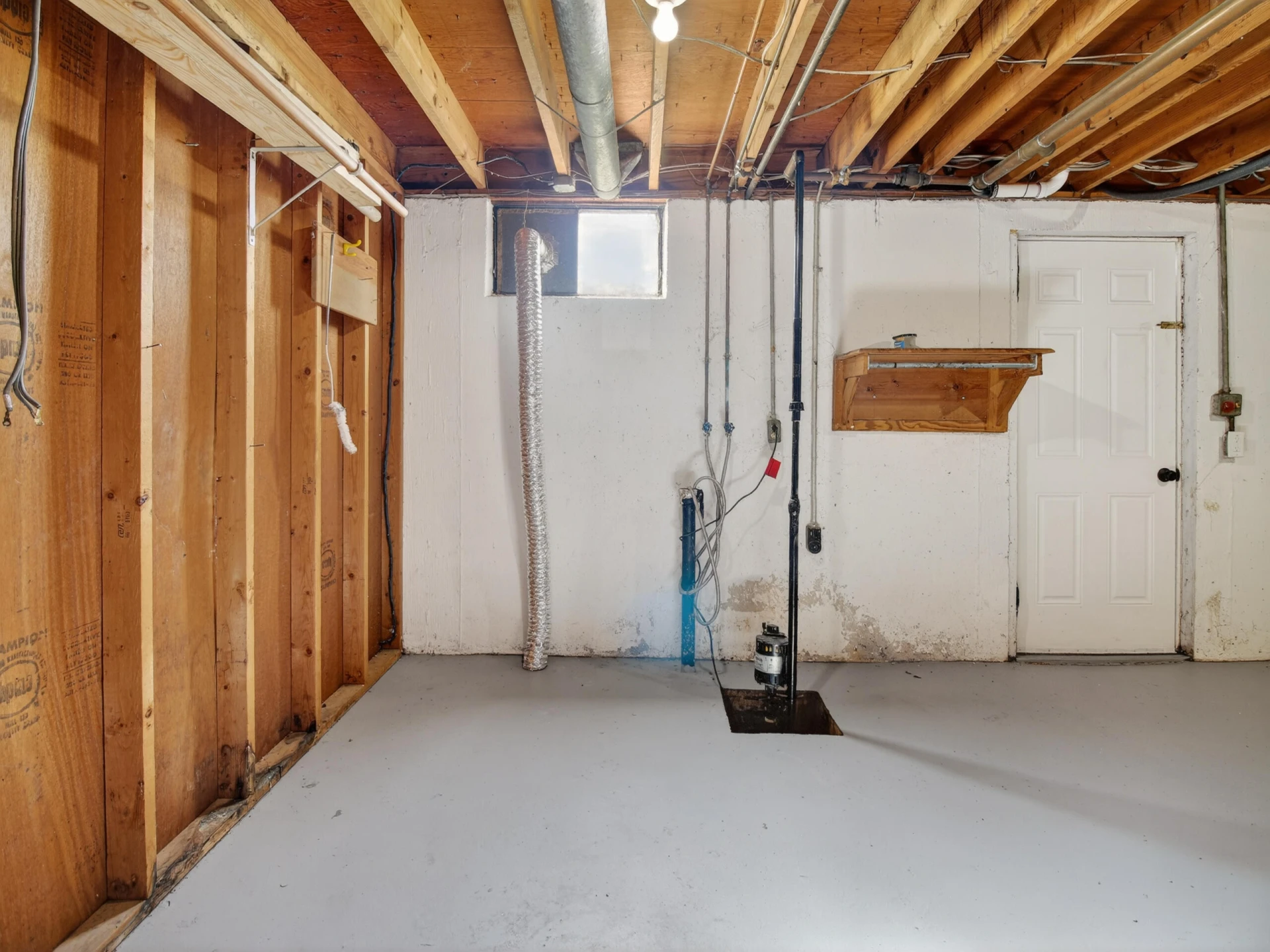 2001 Purcell AVE NE - Photo 19