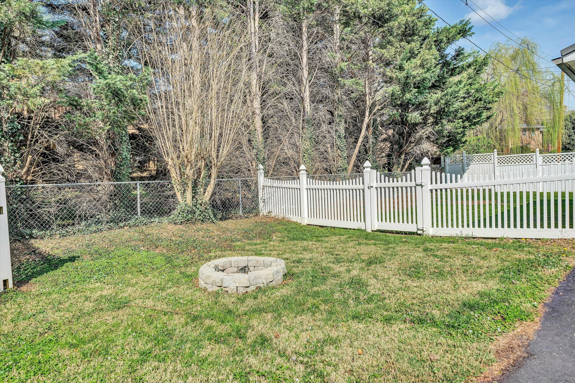 429 Highfield RD - Photo 34