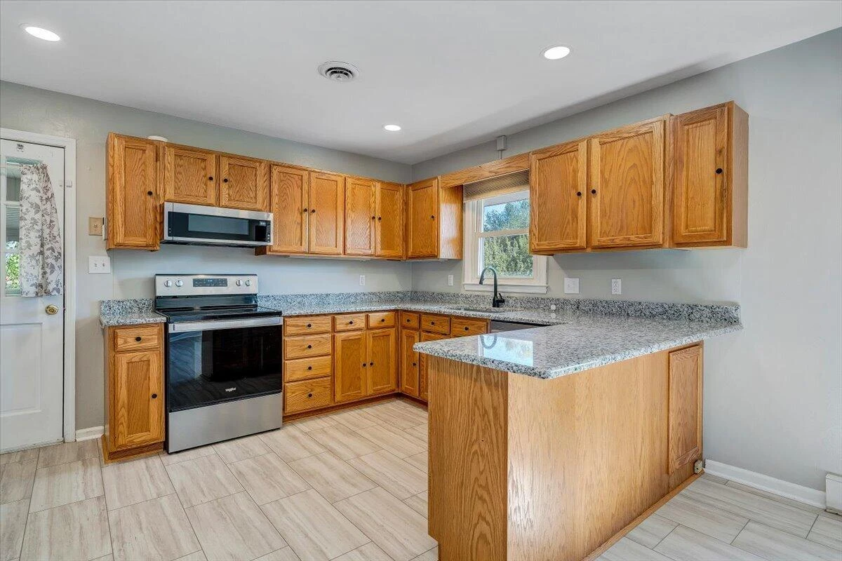 930 Farmington RD - Photo 18