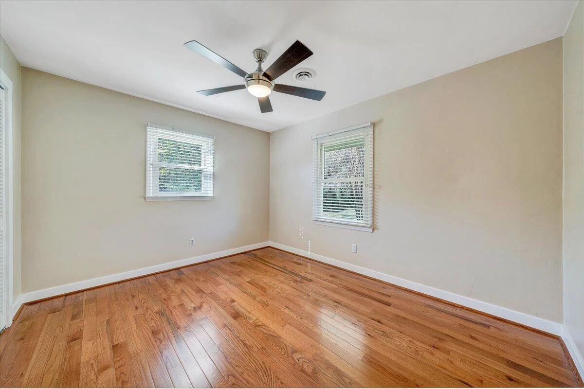 930 Farmington RD - Photo 27
