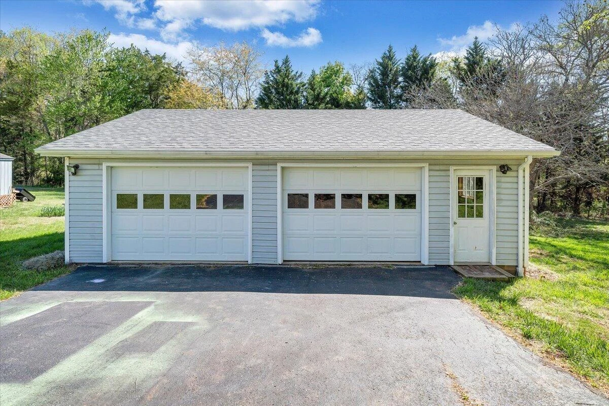 930 Farmington RD - Photo 3