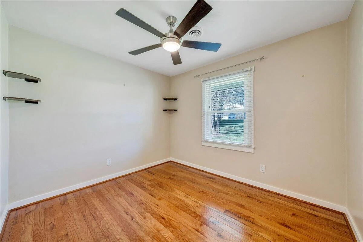 930 Farmington RD - Photo 31