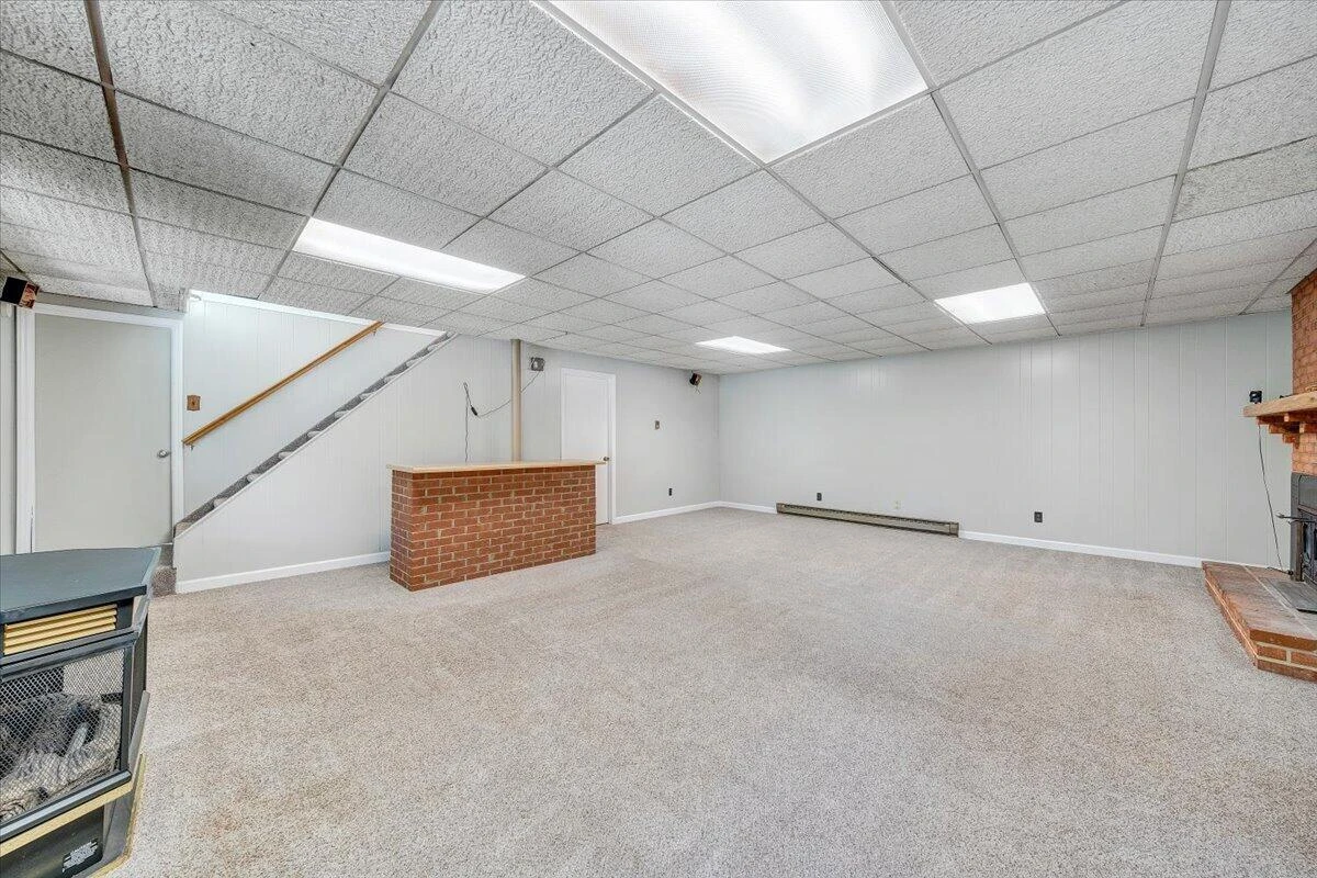 930 Farmington RD - Photo 34