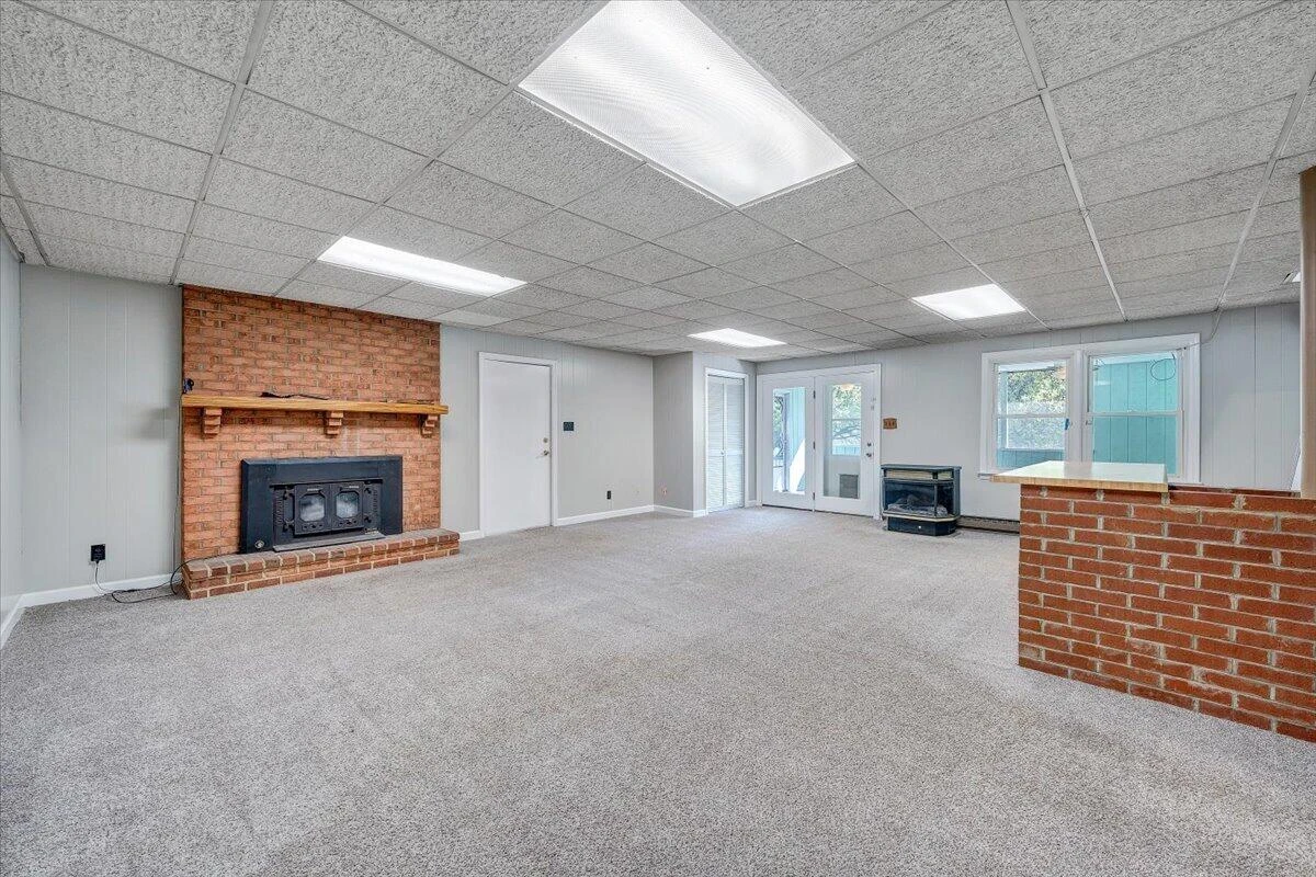 930 Farmington RD - Photo 37