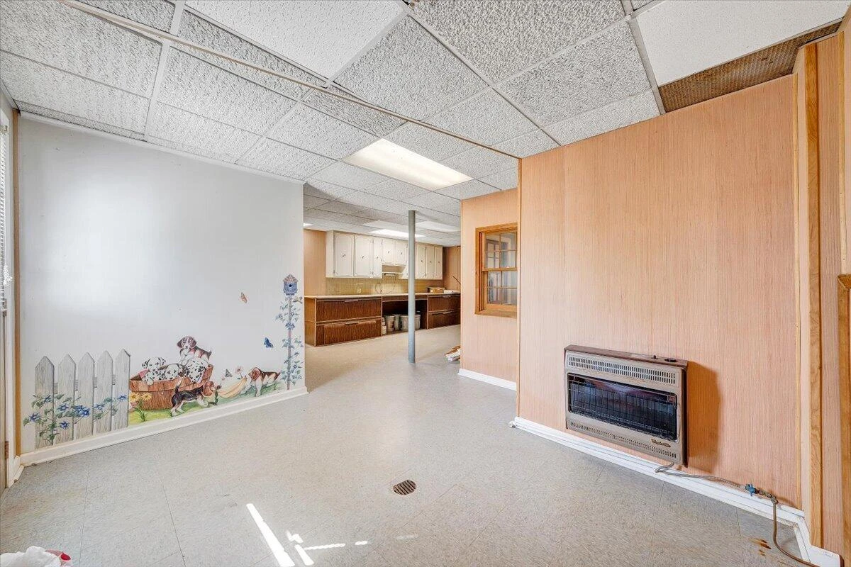 930 Farmington RD - Photo 45
