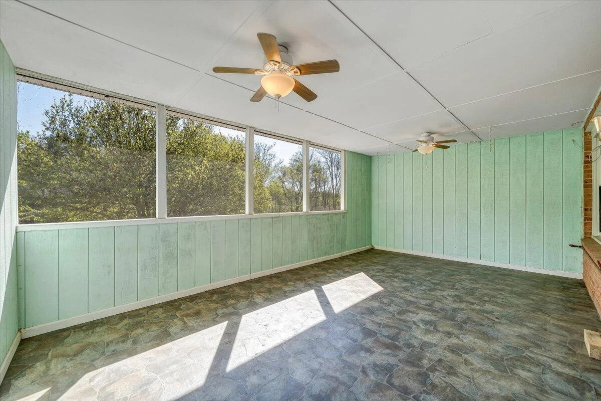 930 Farmington RD - Photo 49