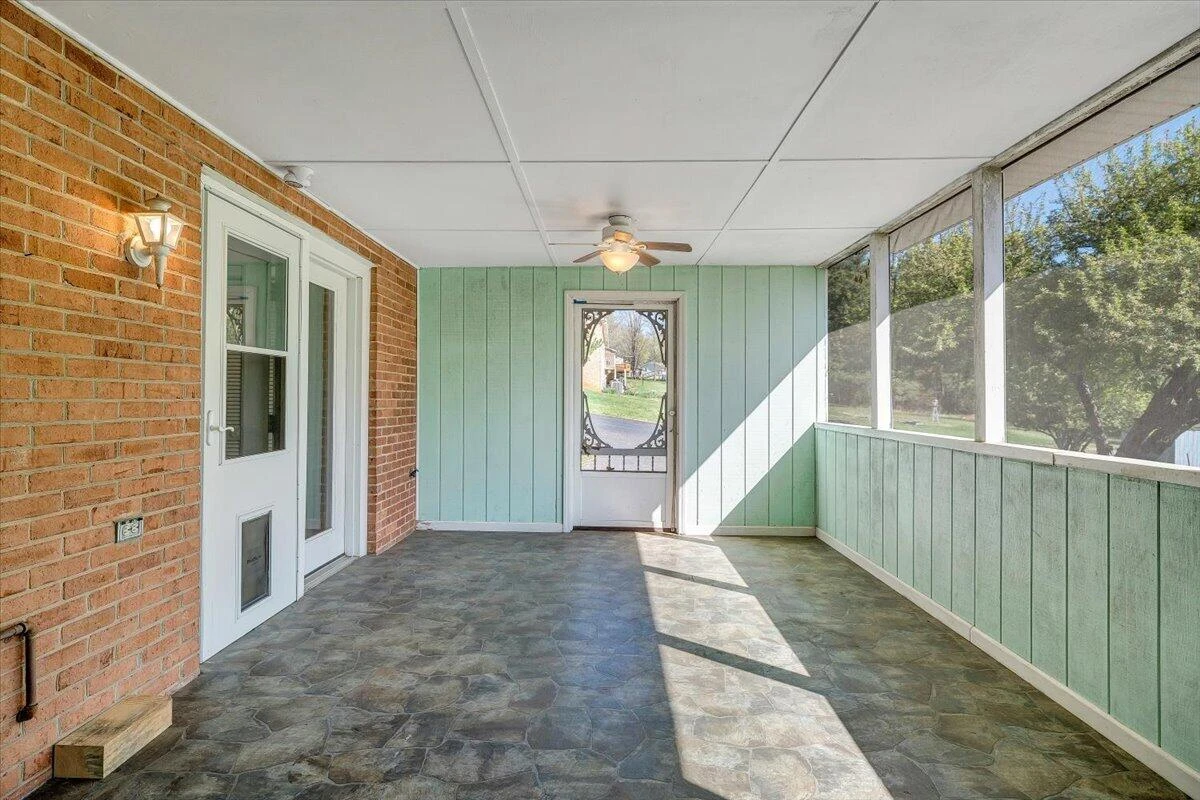 930 Farmington RD - Photo 51