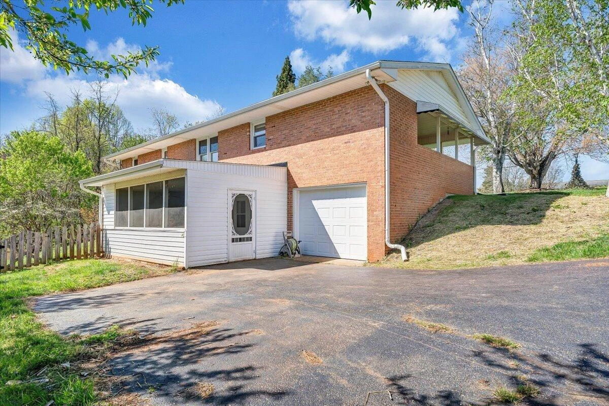 930 Farmington RD - Photo 57