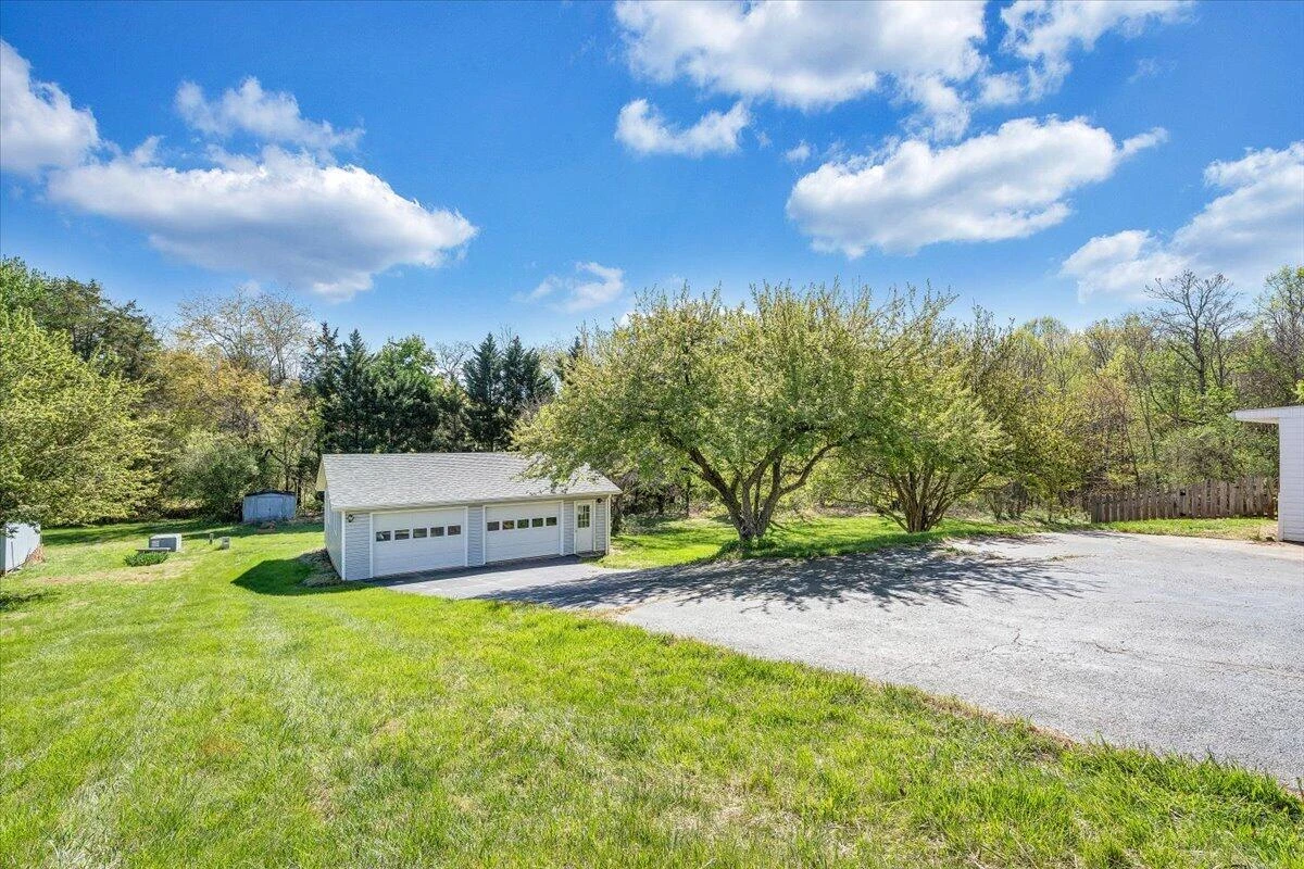 930 Farmington RD - Photo 59