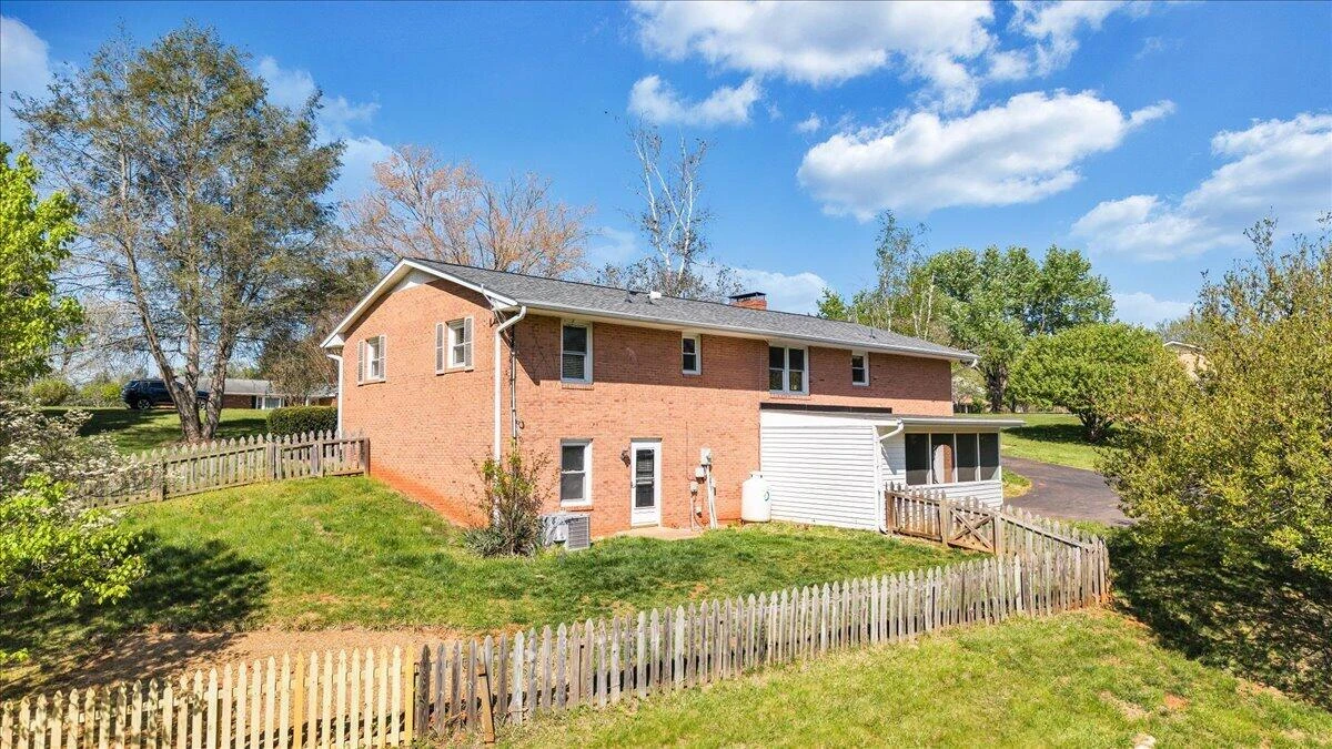 930 Farmington RD - Photo 74