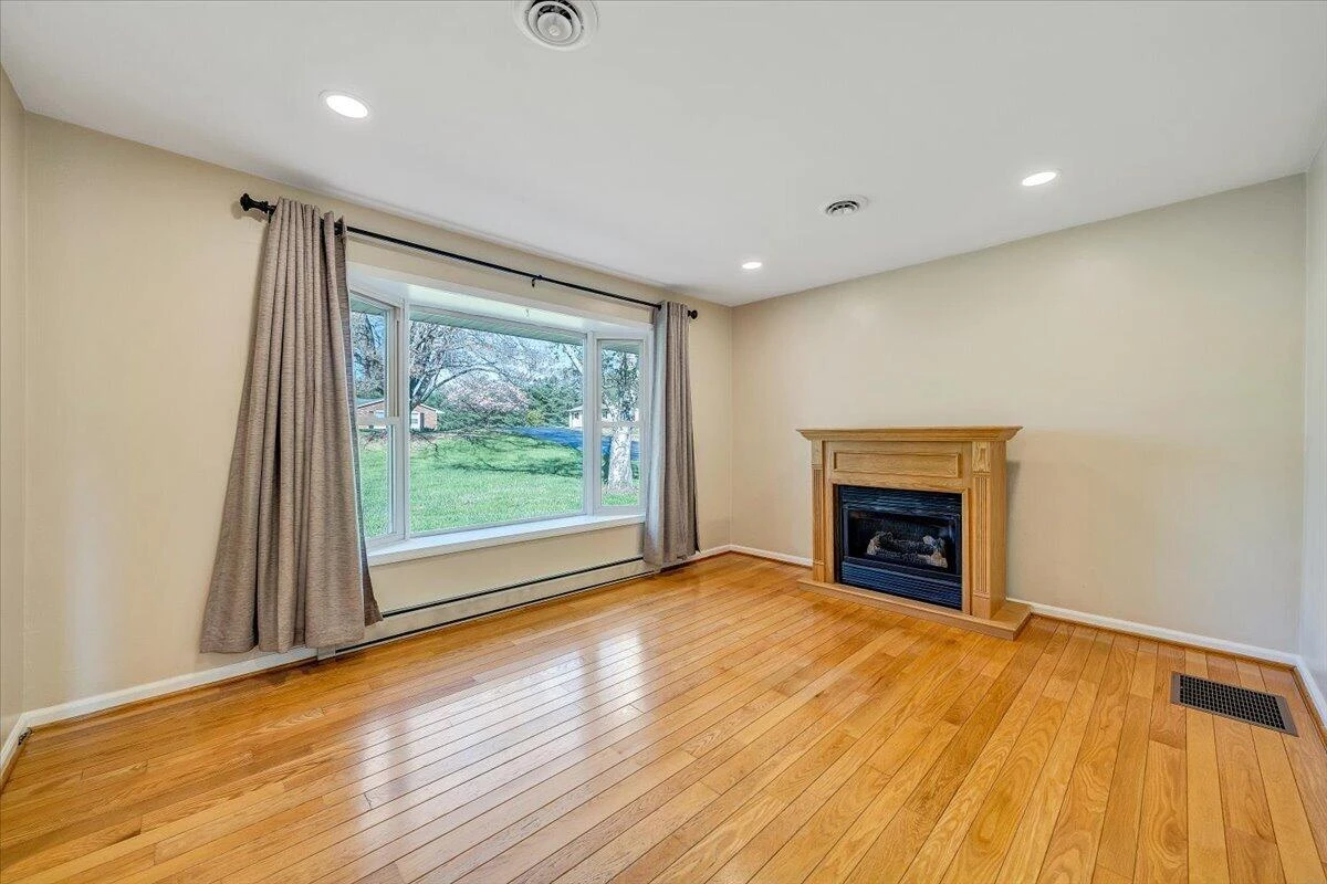 930 Farmington RD - Photo 9