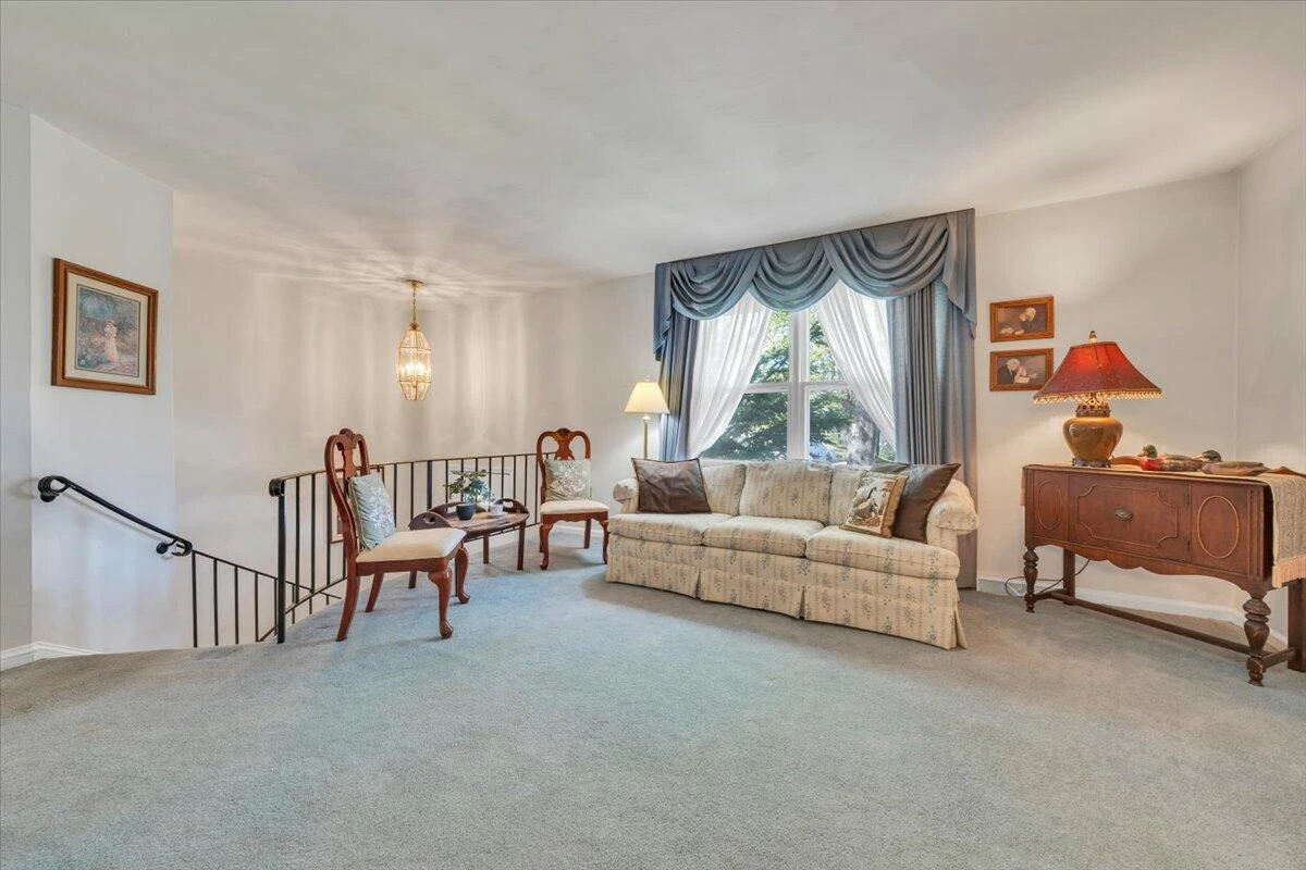 812 Knollwood DR - Photo 12