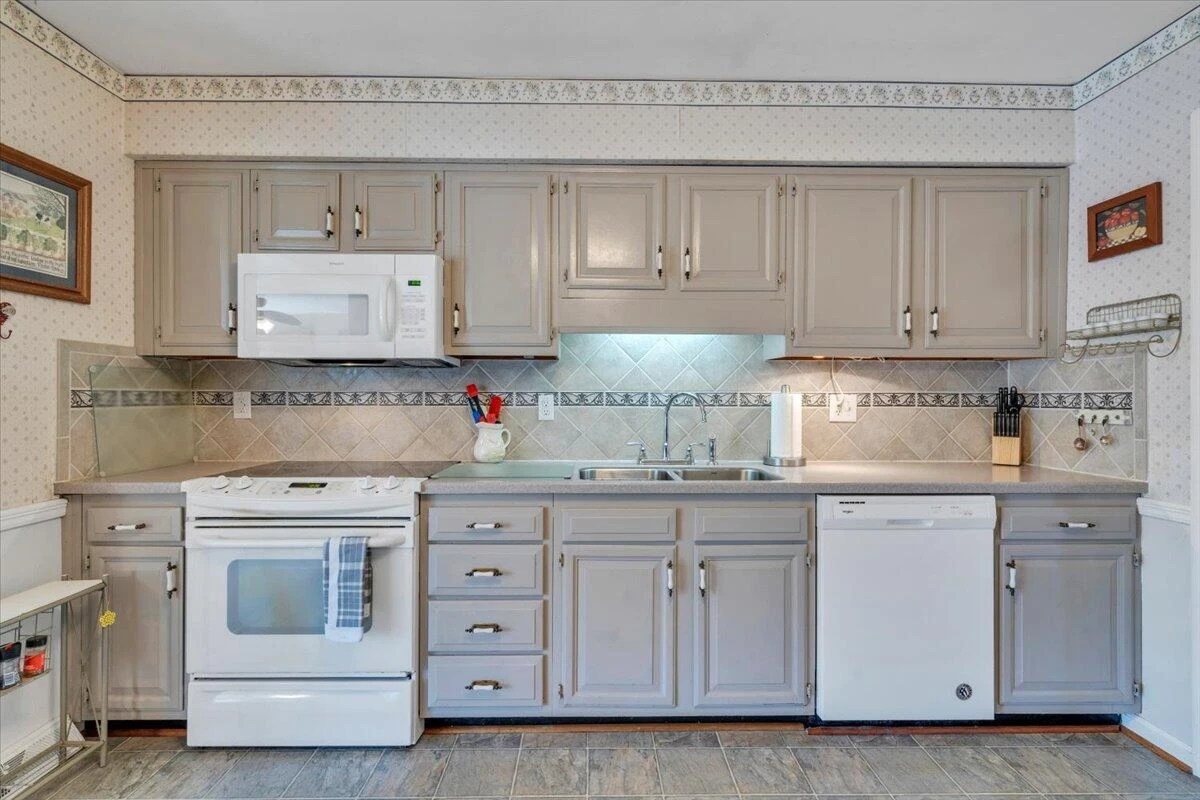 812 Knollwood DR - Photo 16