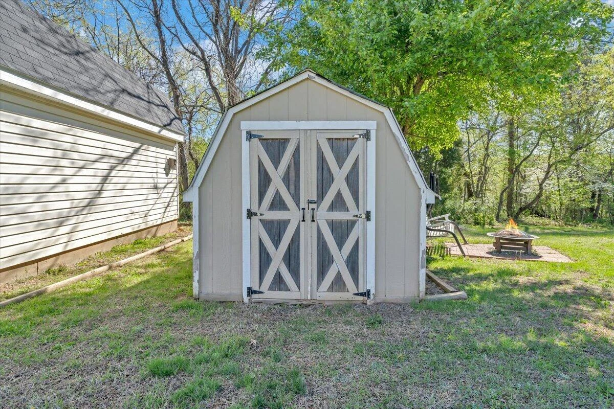 812 Knollwood DR - Photo 47
