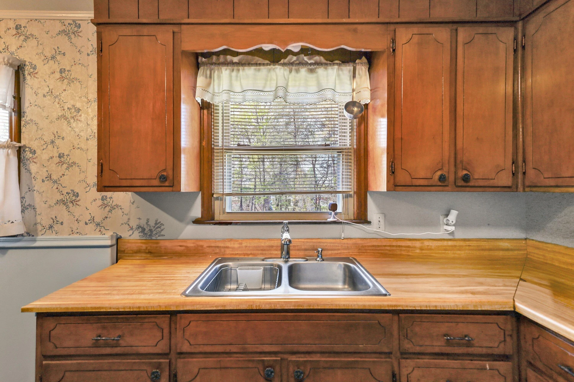 509 Carver RD - Photo 7