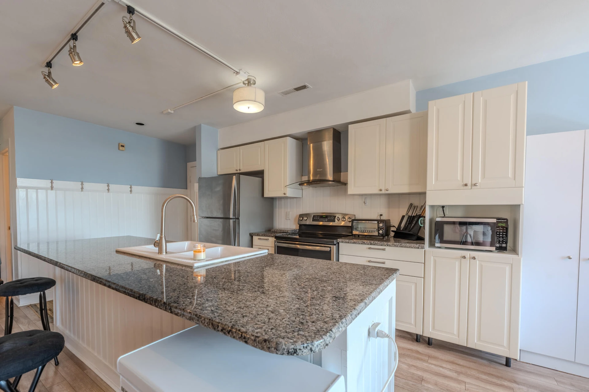 25 Clubhouse Towers CIR #UNIT 707 - Photo 22