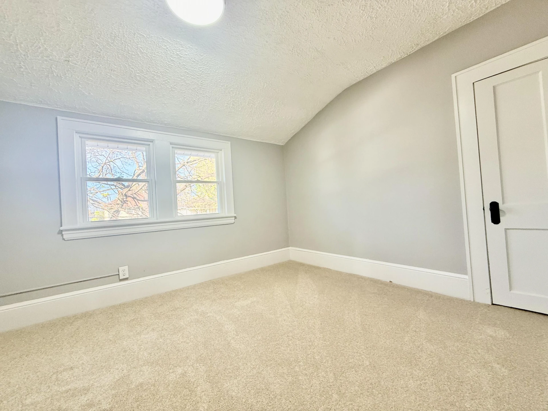 1114 Pechin AVE SE - Photo 12