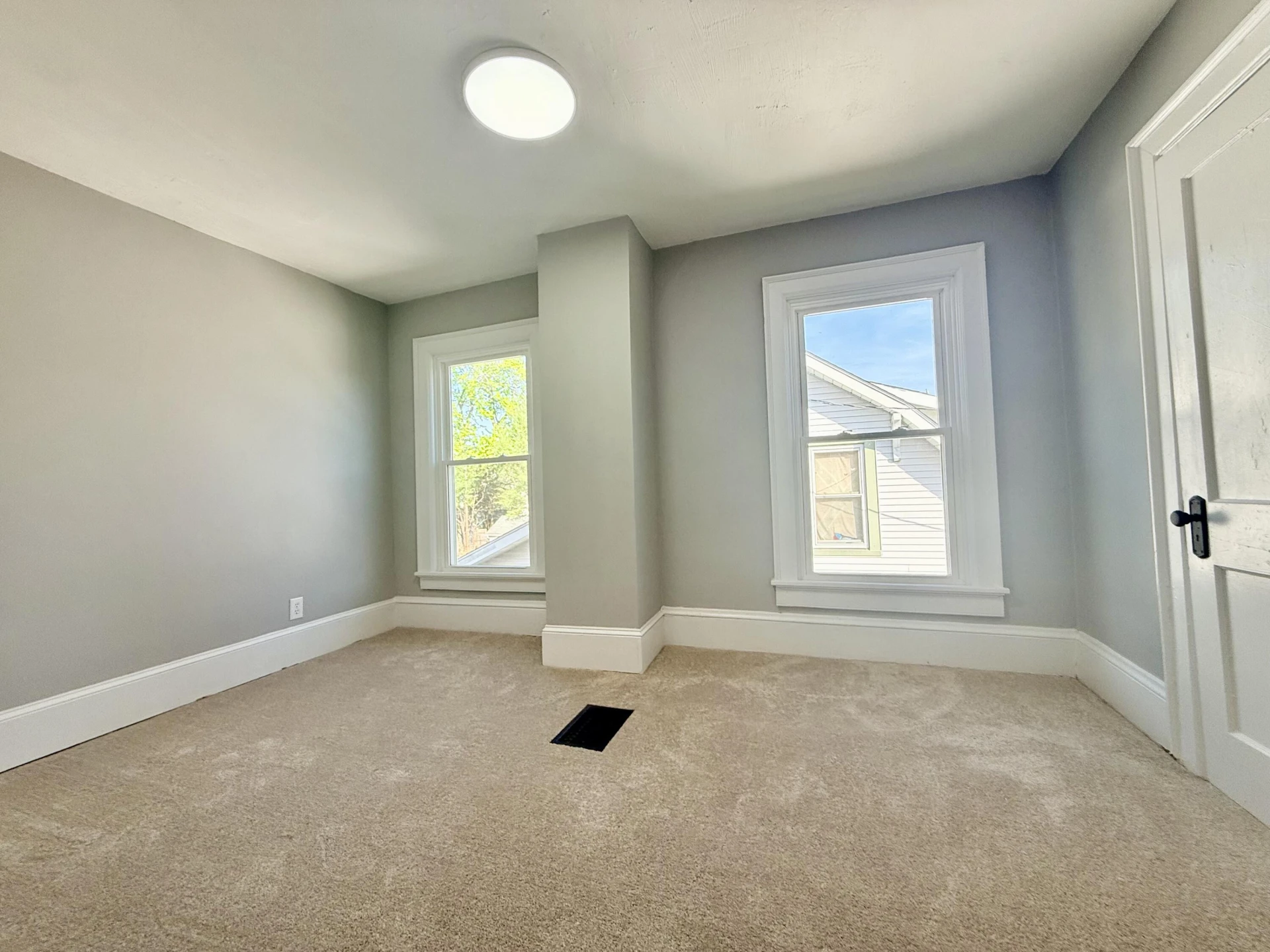 1114 Pechin AVE SE - Photo 13
