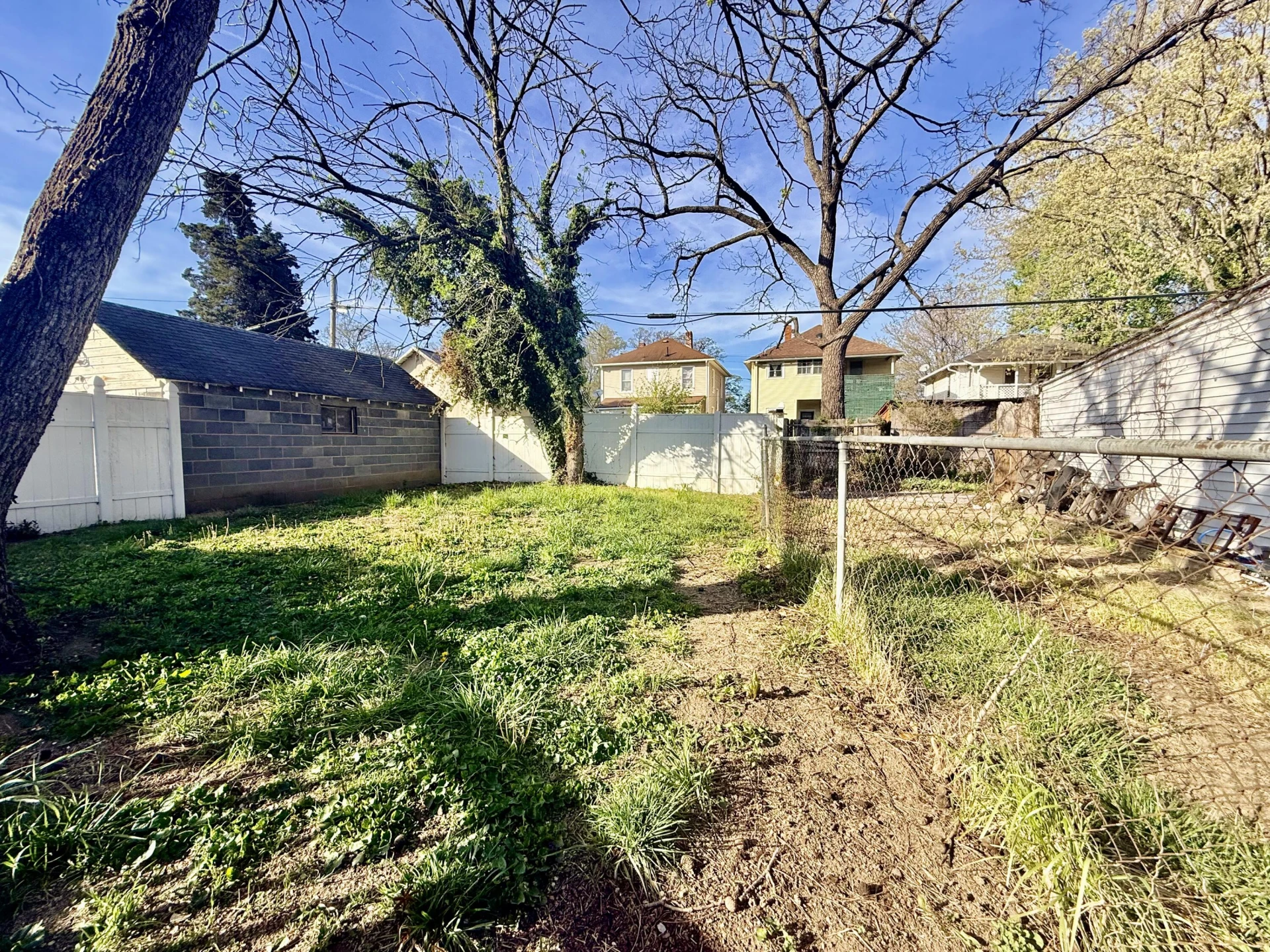 1114 Pechin AVE SE - Photo 15