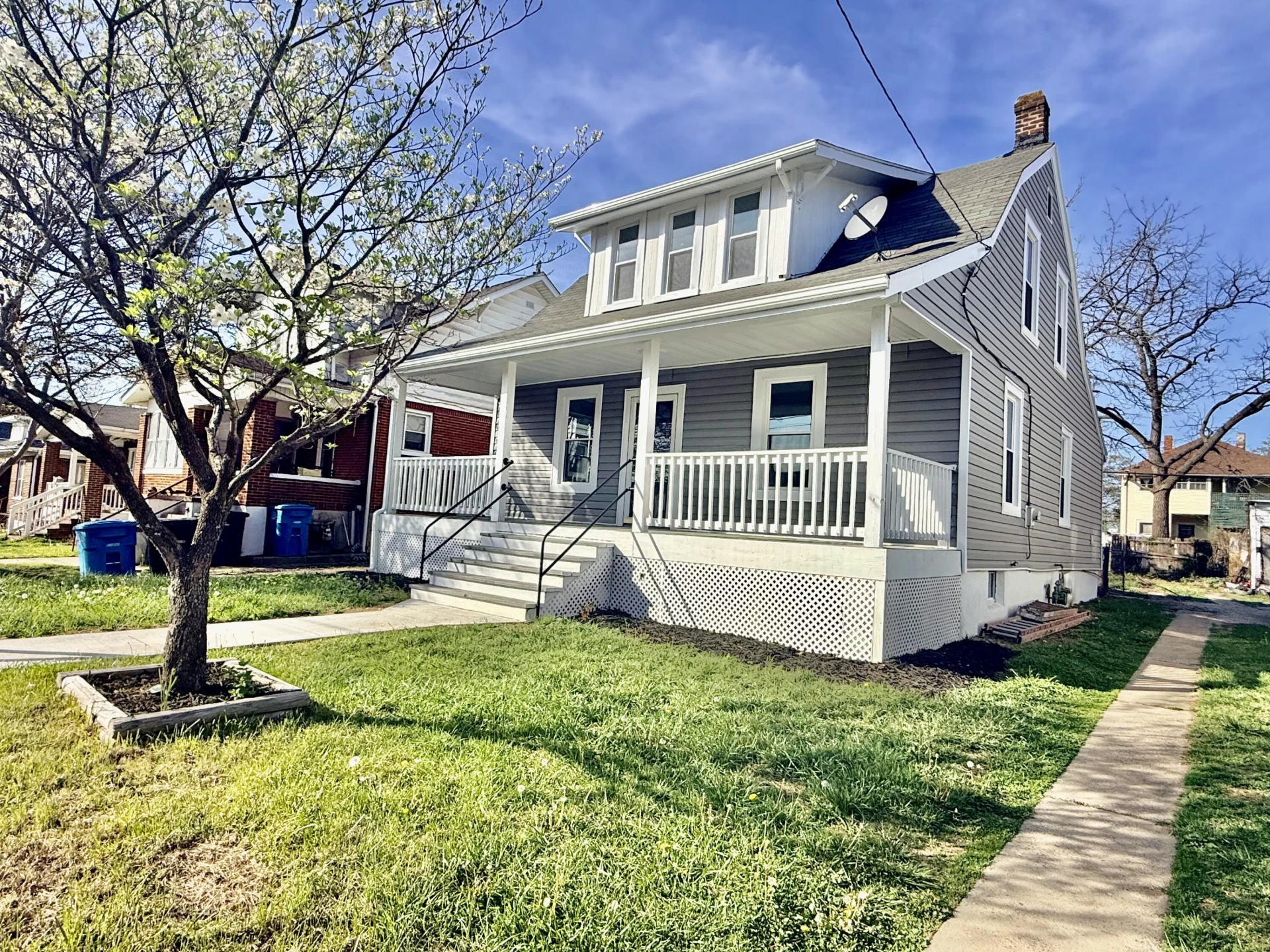 1114 Pechin AVE SE - Photo 2