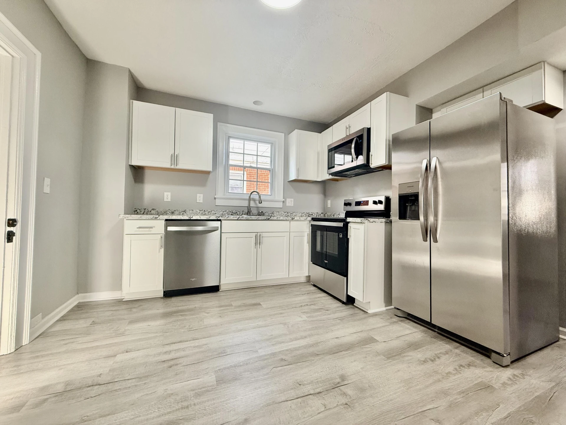 1114 Pechin AVE SE - Photo 6