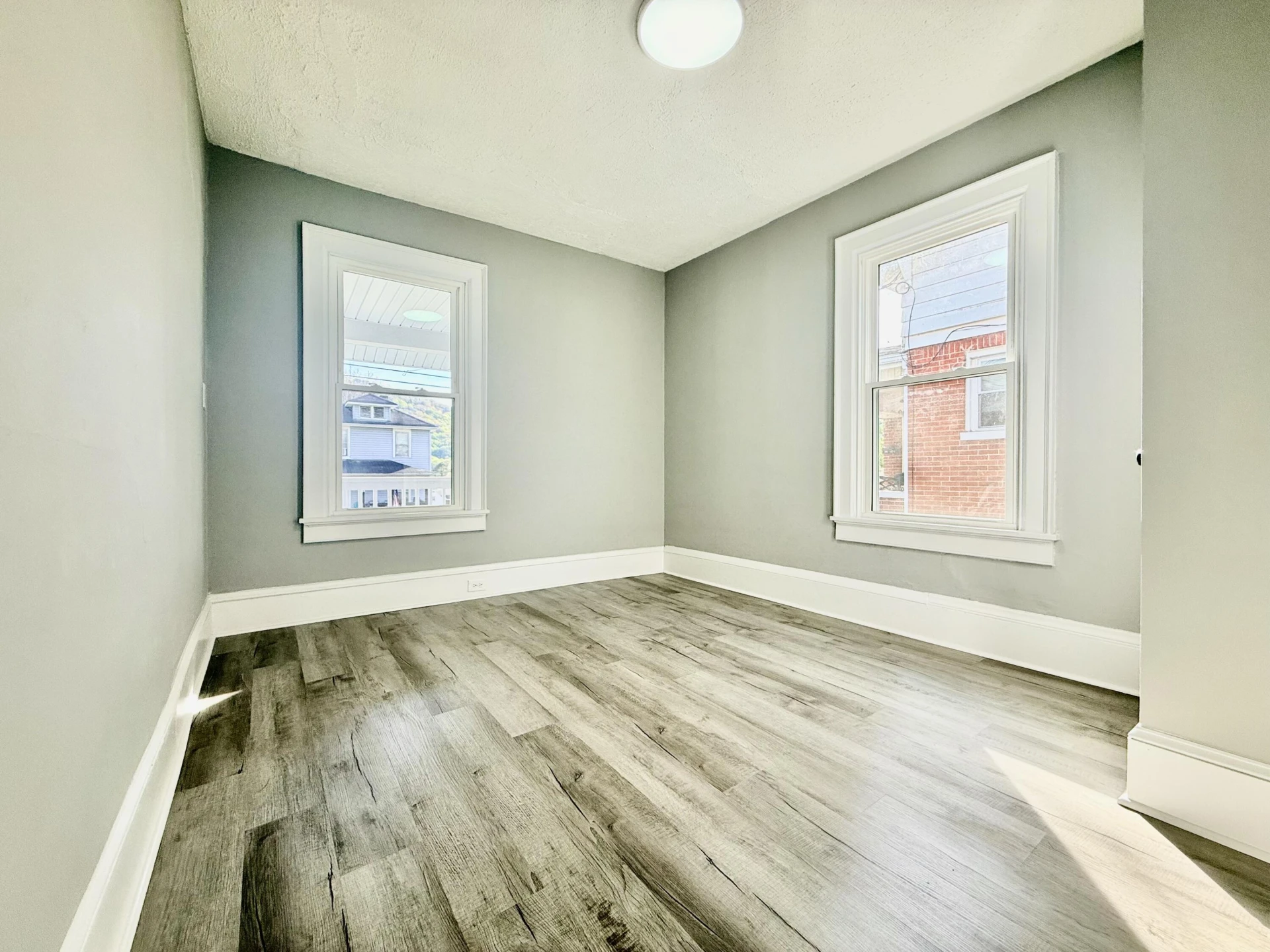 1114 Pechin AVE SE - Photo 7