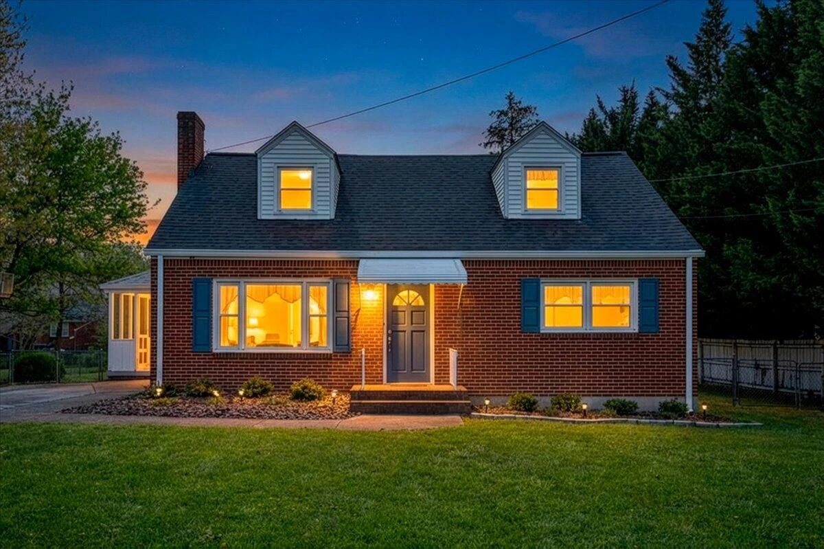 3717 Thompsons LN