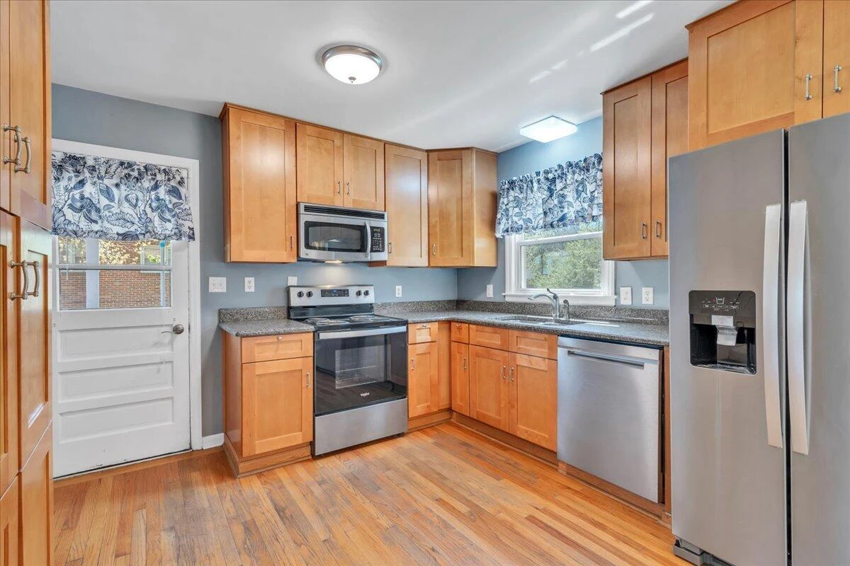 3717 Thompsons LN - Photo 11