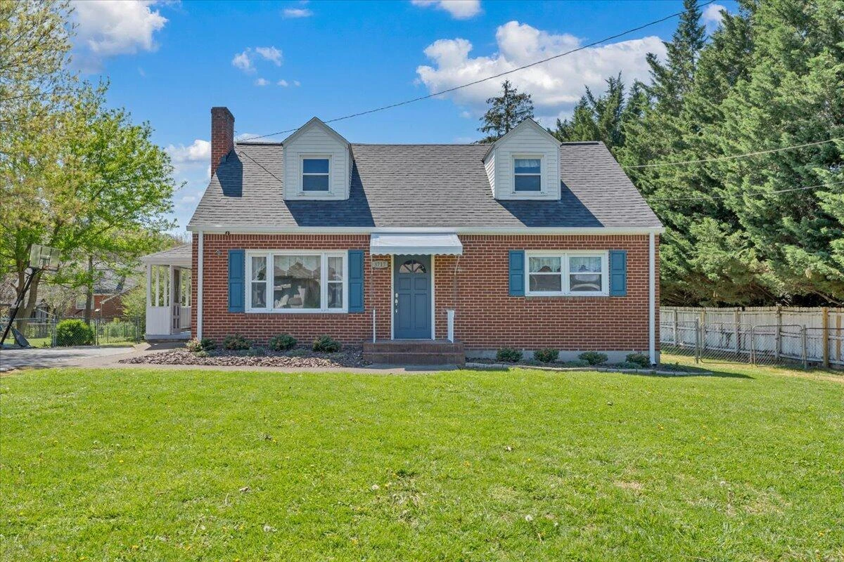 3717 Thompsons LN - Photo 2