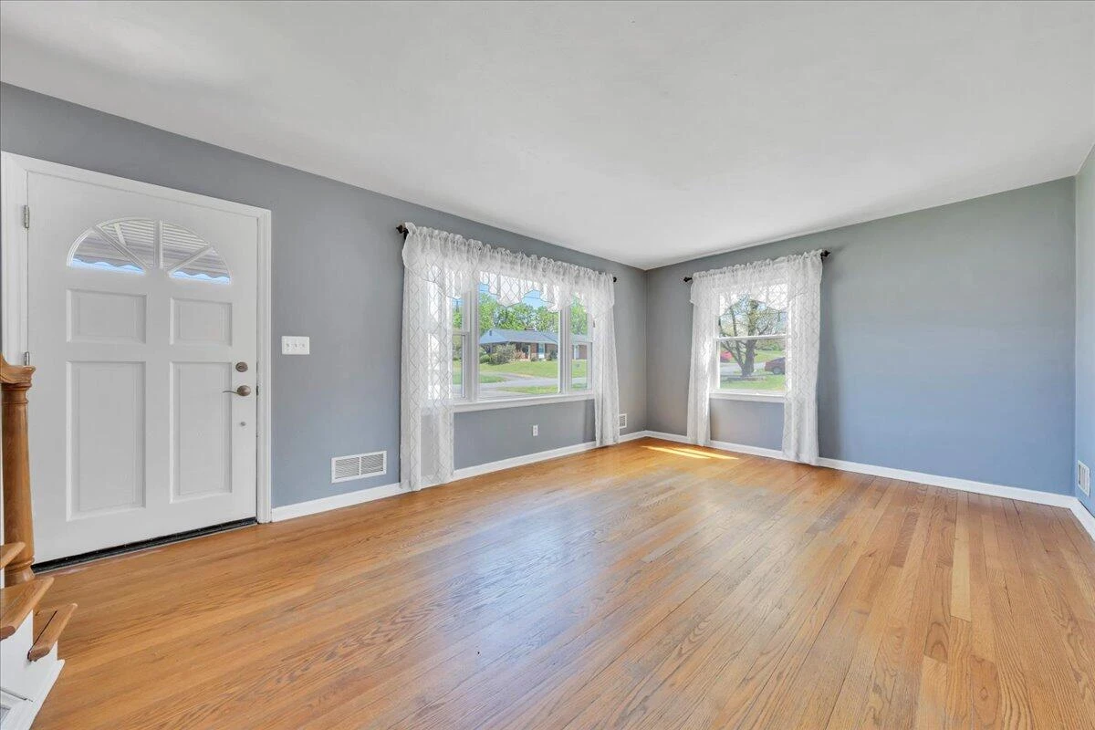 3717 Thompsons LN - Photo 5