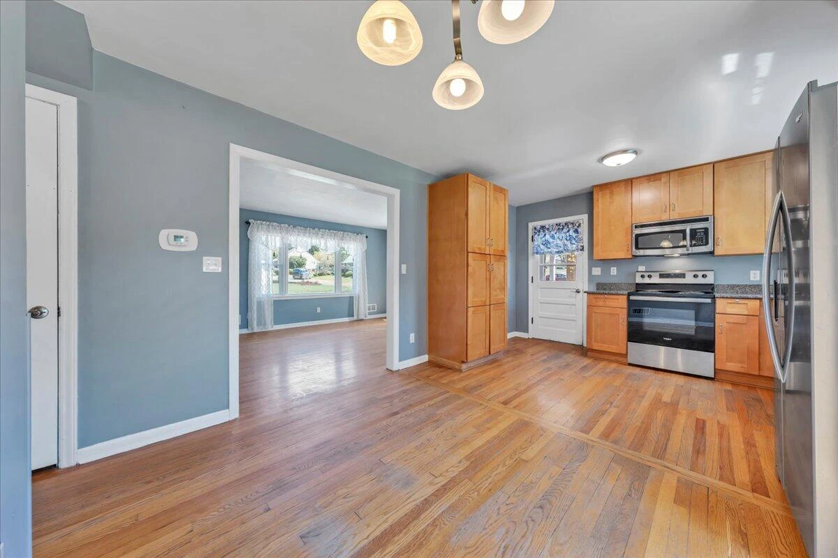 3717 Thompsons LN - Photo 9