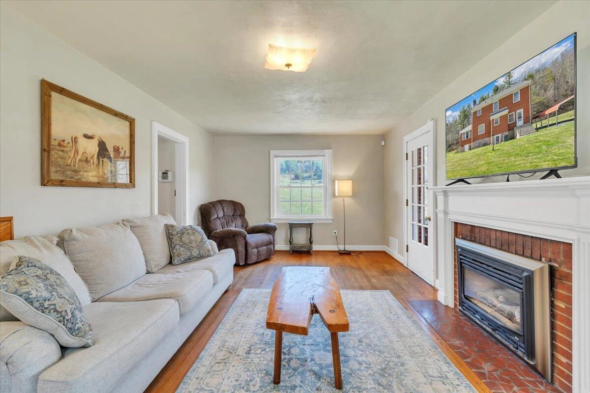 10388 Bent Mountain RD - Photo 10