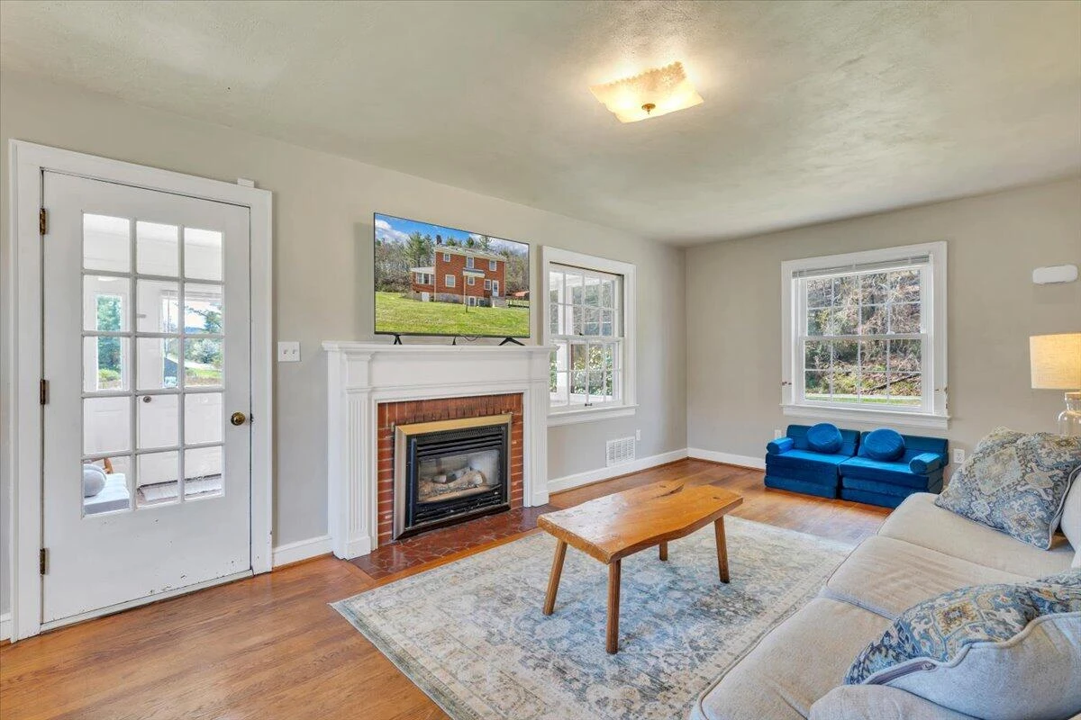 10388 Bent Mountain RD - Photo 14