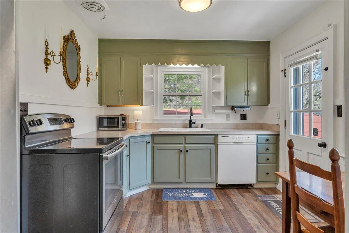 10388 Bent Mountain RD - Photo 24