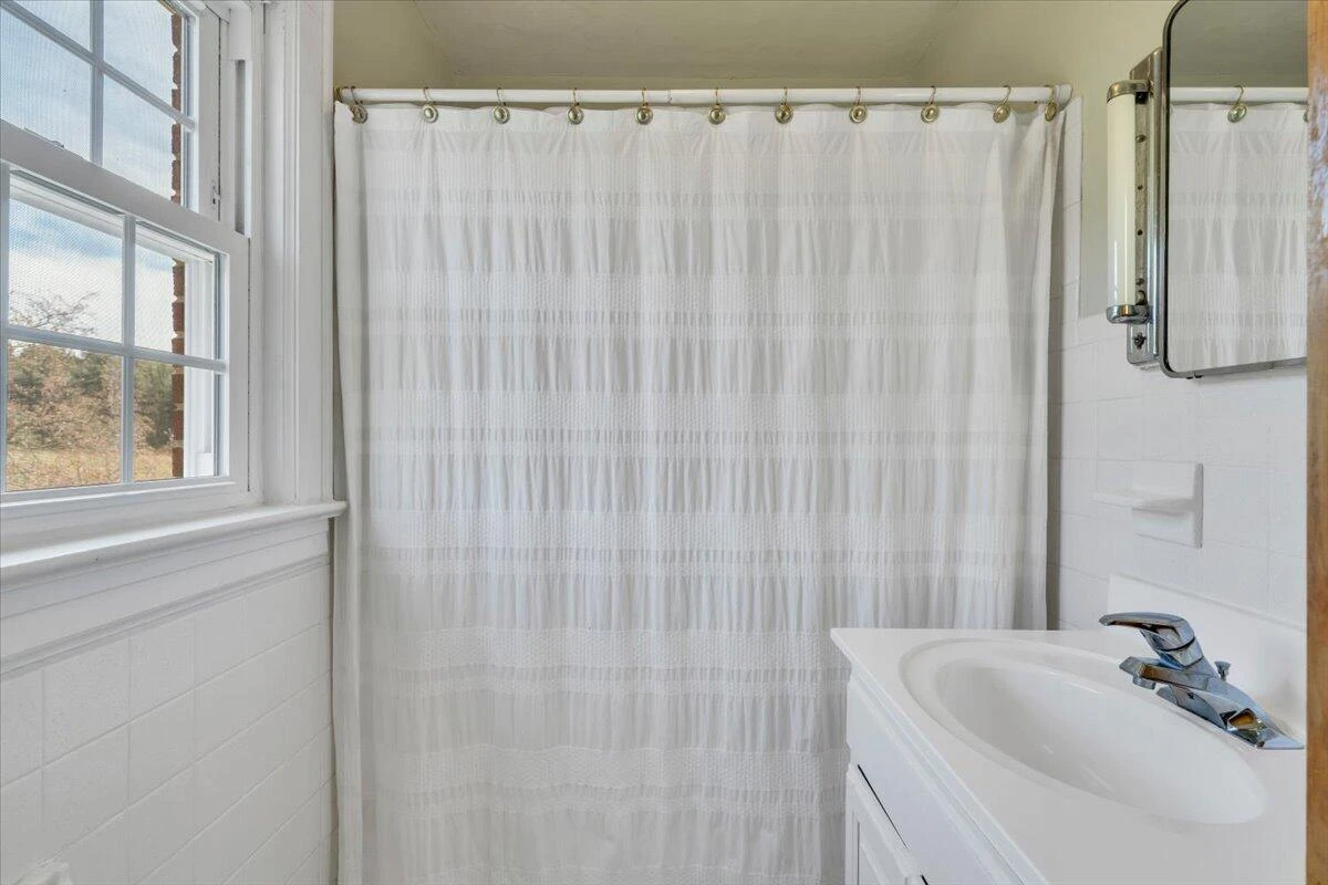 10388 Bent Mountain RD - Photo 37
