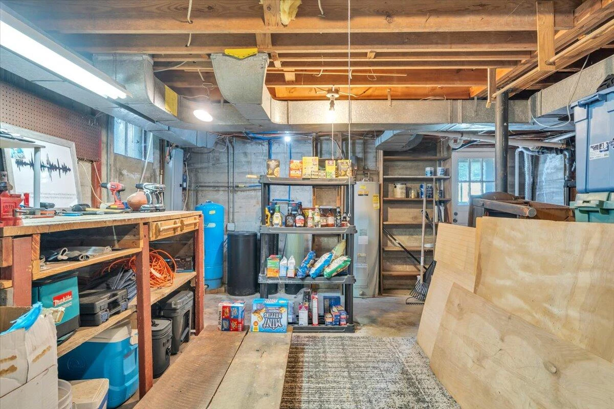 10388 Bent Mountain RD - Photo 43