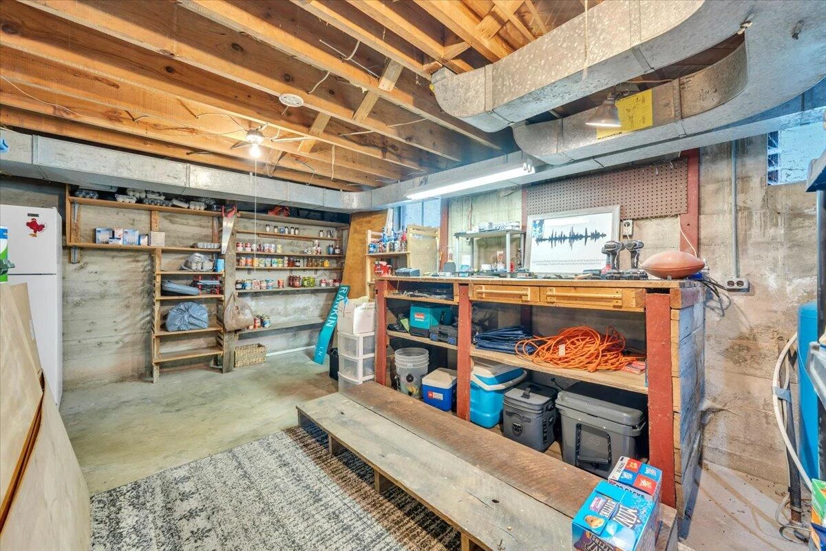 10388 Bent Mountain RD - Photo 44