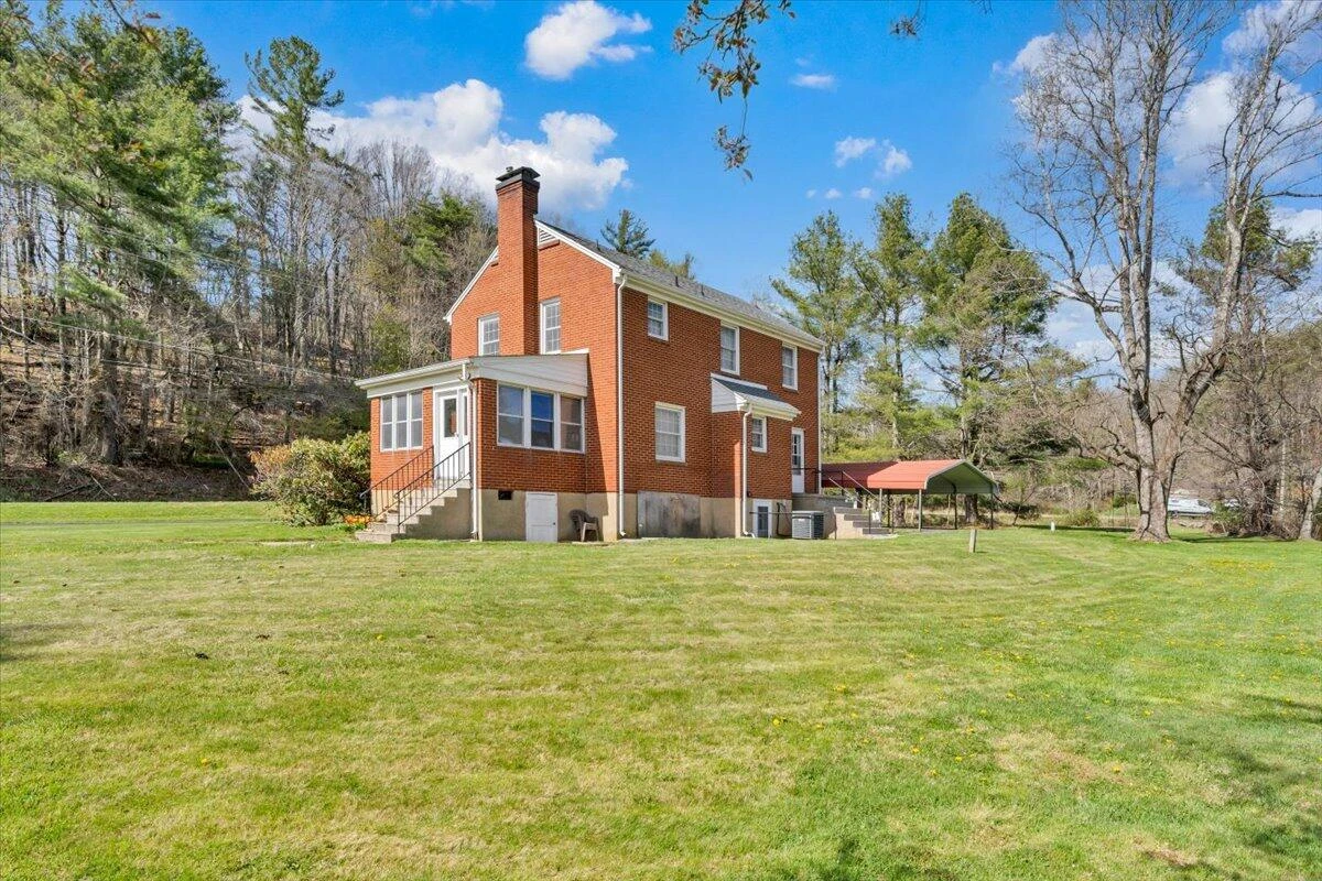 10388 Bent Mountain RD - Photo 51