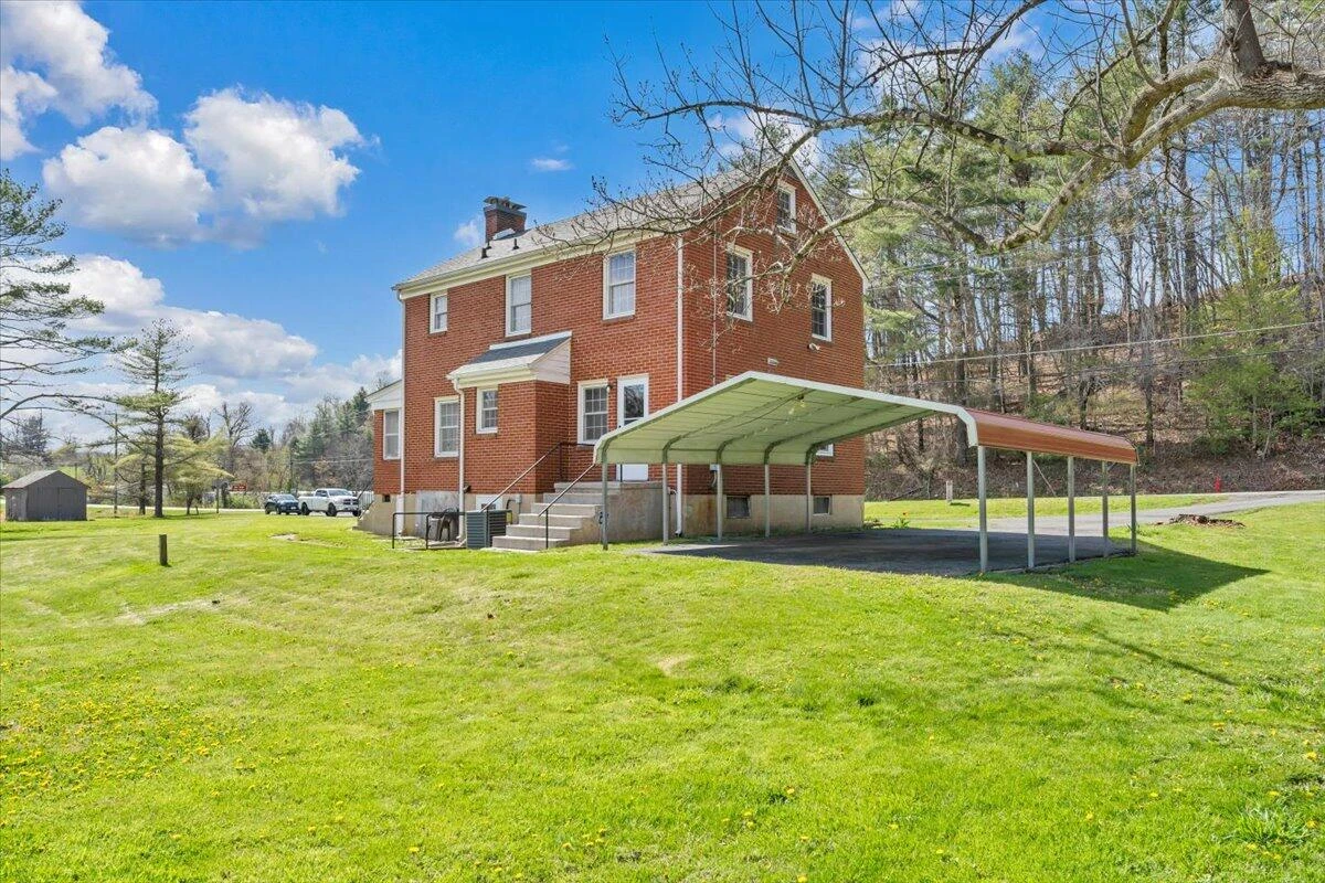 10388 Bent Mountain RD - Photo 53