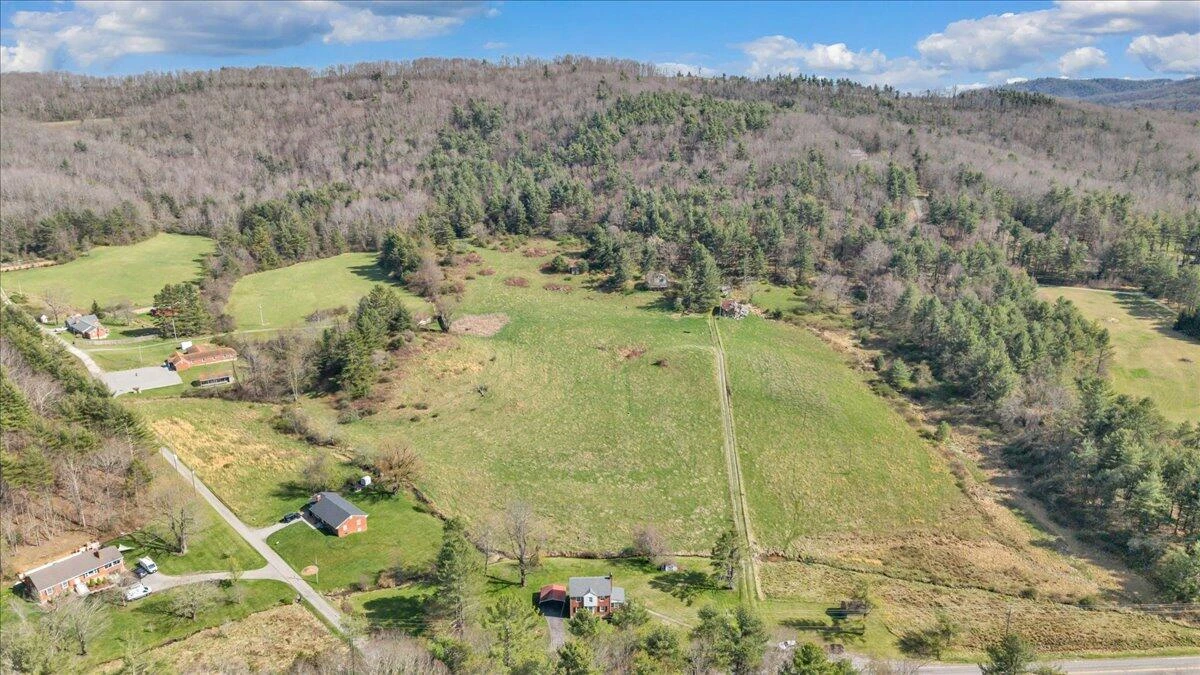 10388 Bent Mountain RD - Photo 65