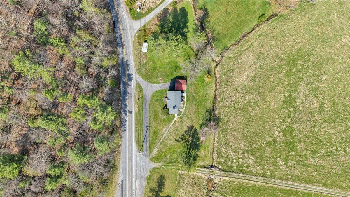 10388 Bent Mountain RD - Photo 67