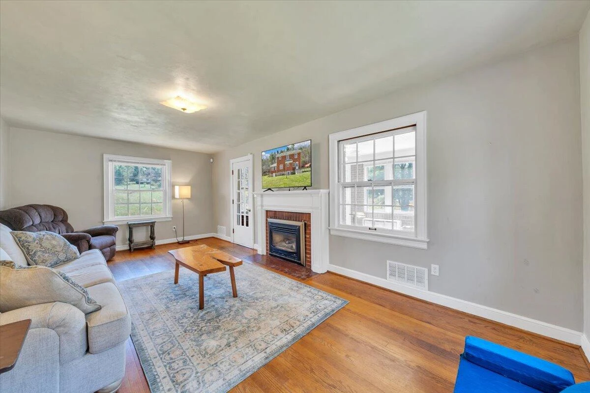 10388 Bent Mountain RD - Photo 9