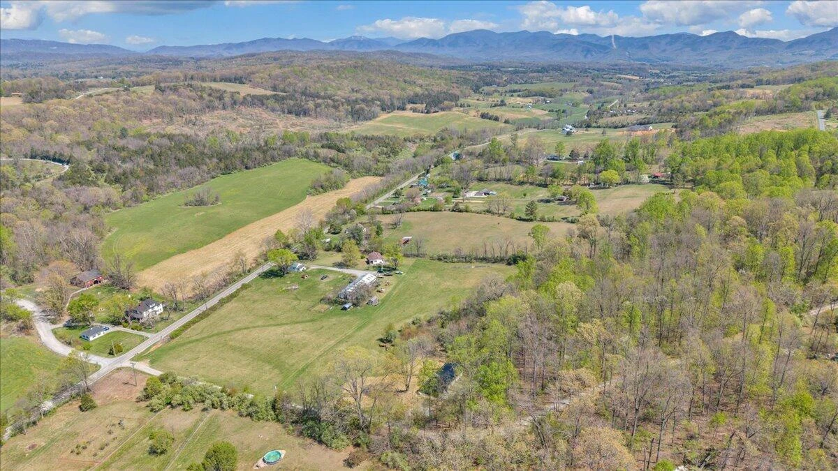 85 Little Paws LN - Photo 45
