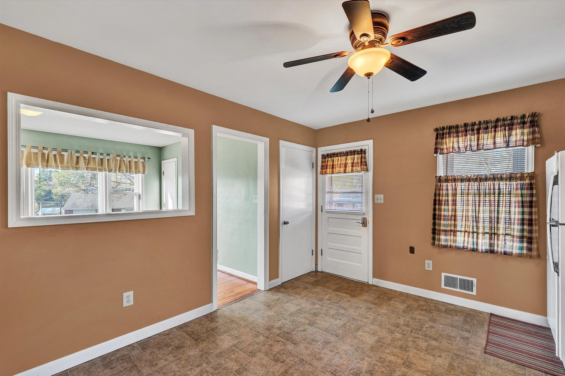 334 Lynn Haven CIR - Photo 12