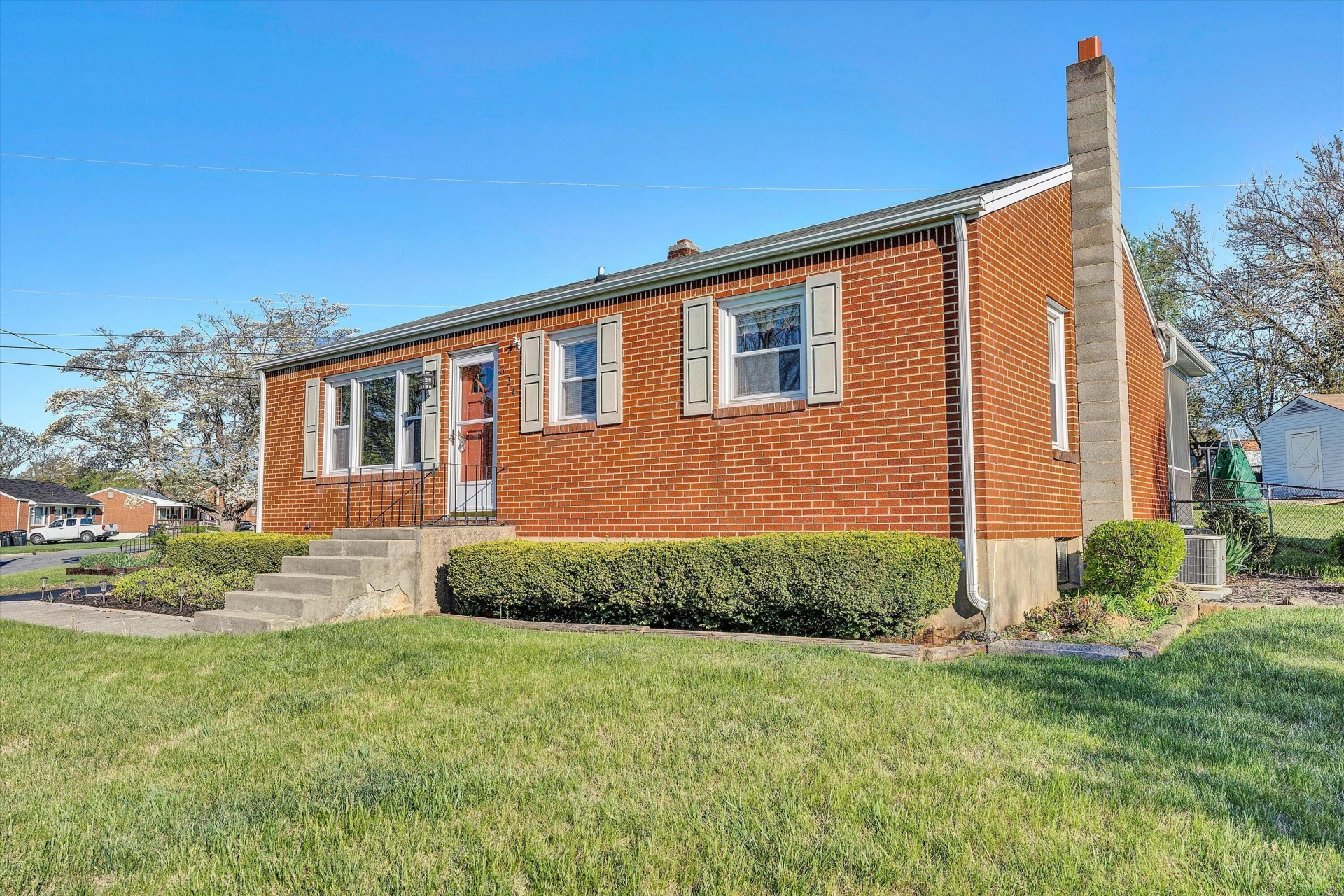 334 Lynn Haven CIR - Photo 4