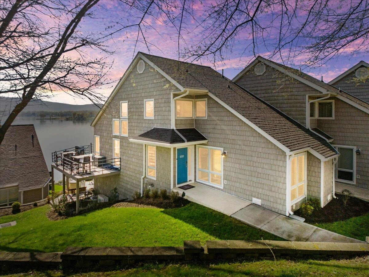 1206 Nature LN