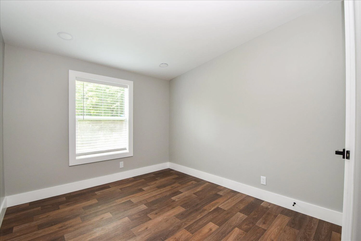1176 Greenhill CT - Photo 14