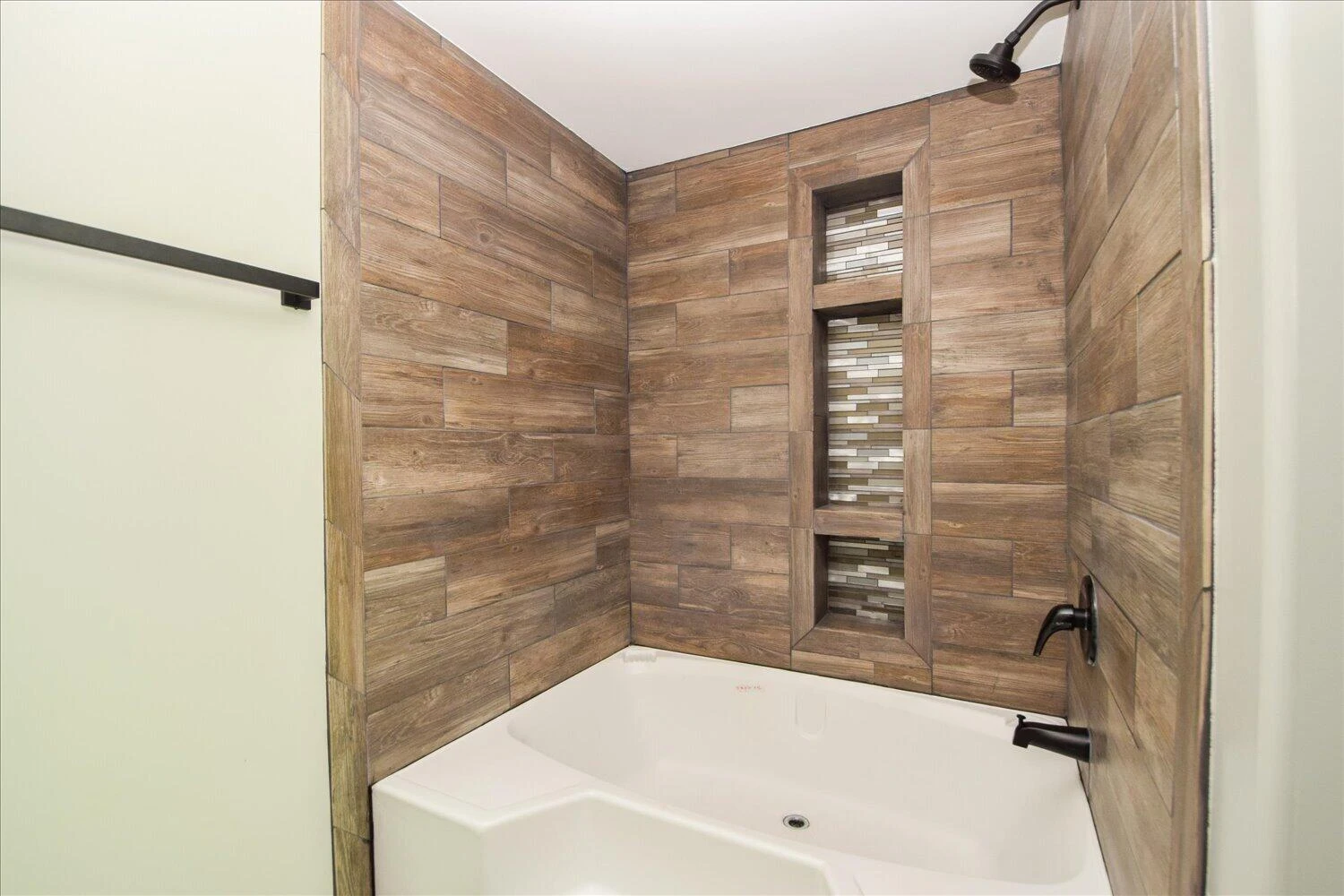 1176 Greenhill CT - Photo 5