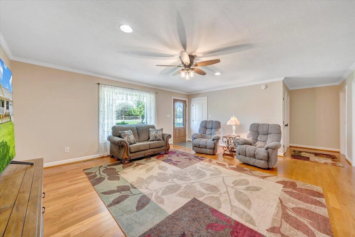 462 GILFORD RD - Photo 10